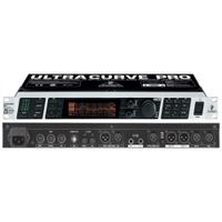 Processador Behringer Deq2496