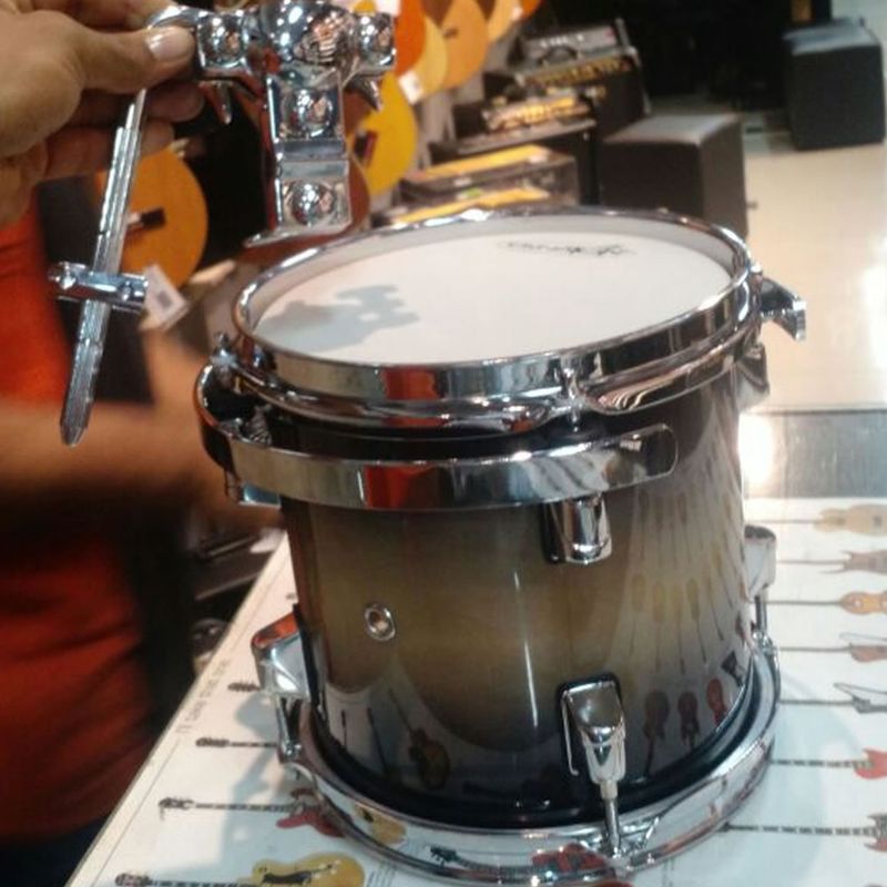 tom-8-taye-black-burst-2
