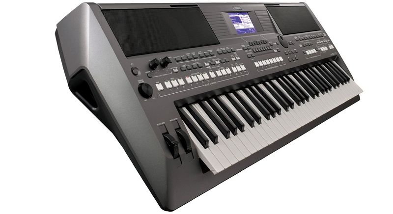 TECLADO-YAMAHA-PSR-S670