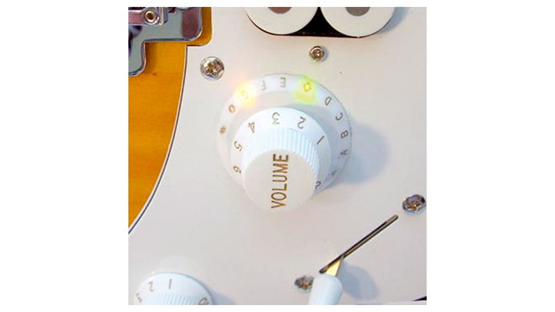 N-TUNE-para-Guit-Strato