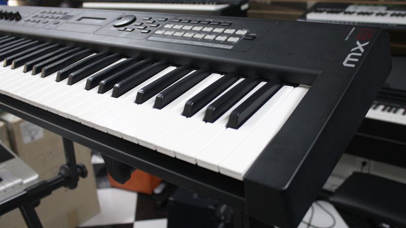 MX-61-YAMAHA-SINTETIXADOR