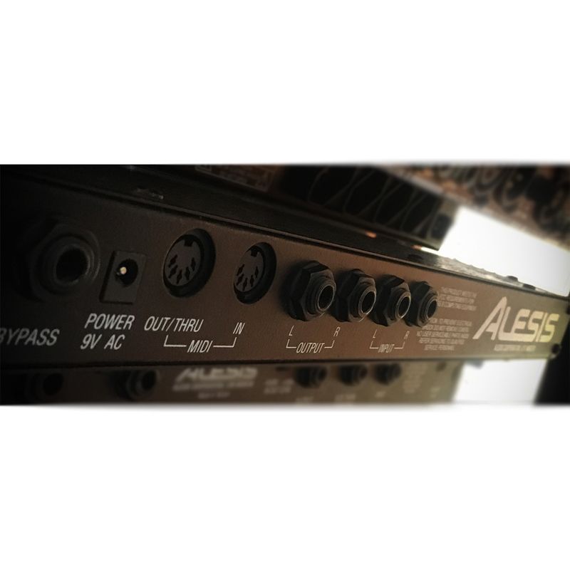 PROCESSADOR-DE-EFEITO-ALESIS-MIDIVERB-III-USADO-1