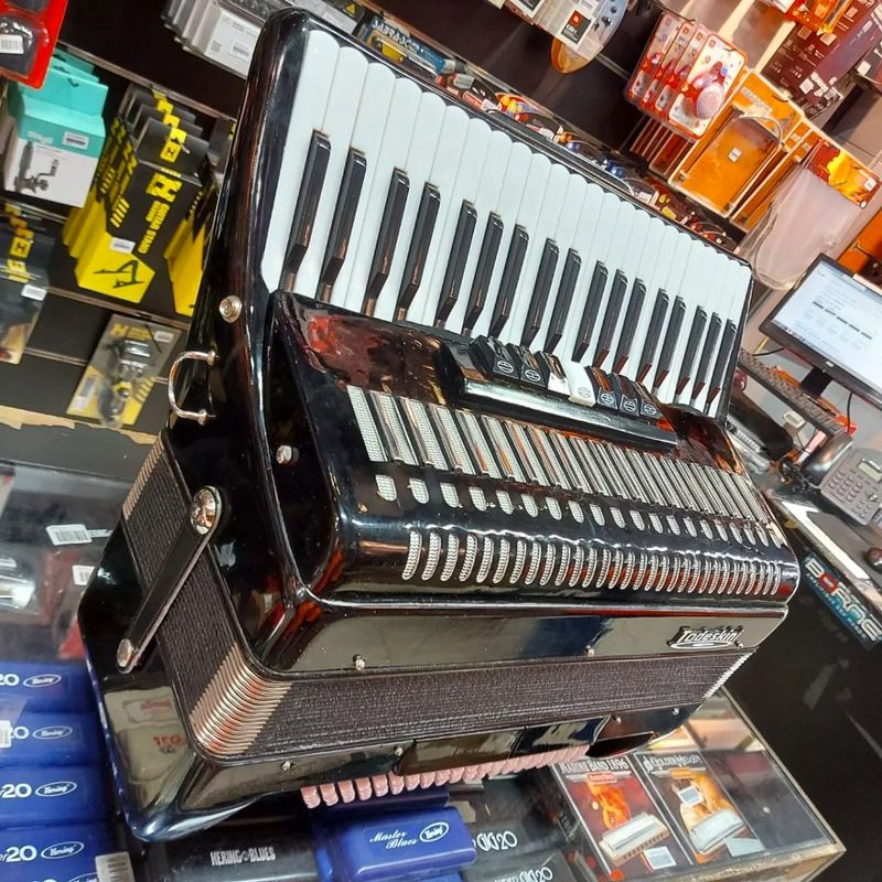 ACORDEON-TODESCHINE-120-BAIXOS-PRETA-COM-ESTOJO-SHOWROOM---Inativo-2
