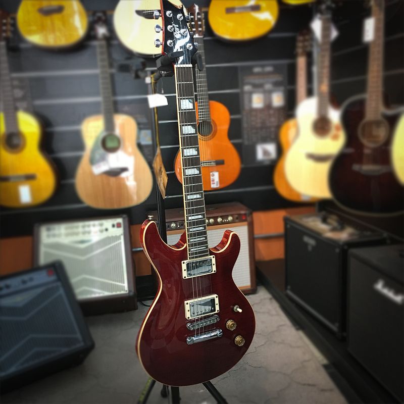 GUITARRA-CORT-M600