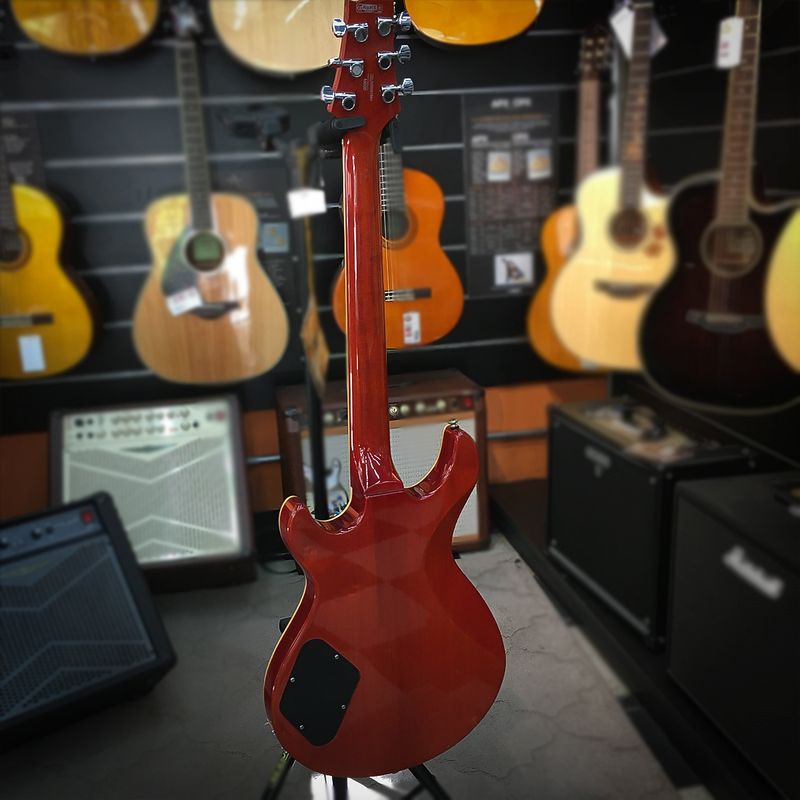 GUITARRA-CORT-M600-VERMELHA-SHOWROOM-11
