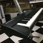 PIANO-KURZWEIL-SP-76-TECLAS-USADO-7