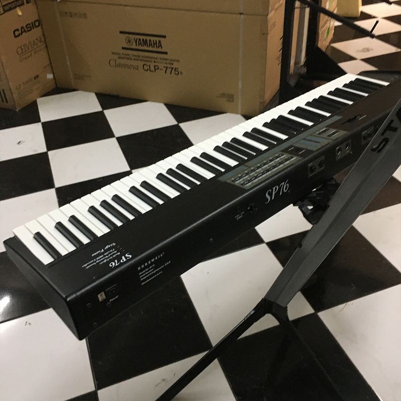 PIANO-KURZWEIL-SP-76-TECLAS-USADO-3