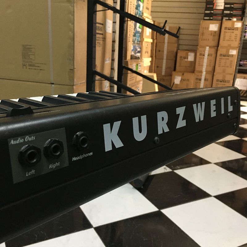 PIANO-KURZWEIL-SP-76-TECLAS-USADO