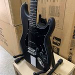 Giannini-G-102-Black-com-escudo-Black-Showroom--3