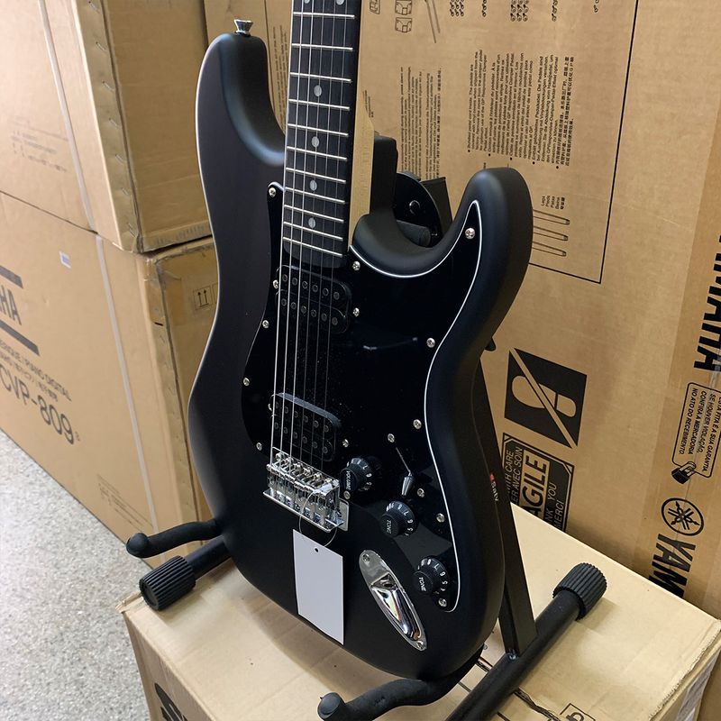Giannini-G-102-Black-com-escudo-Black-Showroom--3