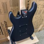 Giannini-G-102-Black-com-escudo-Black-Showroom-