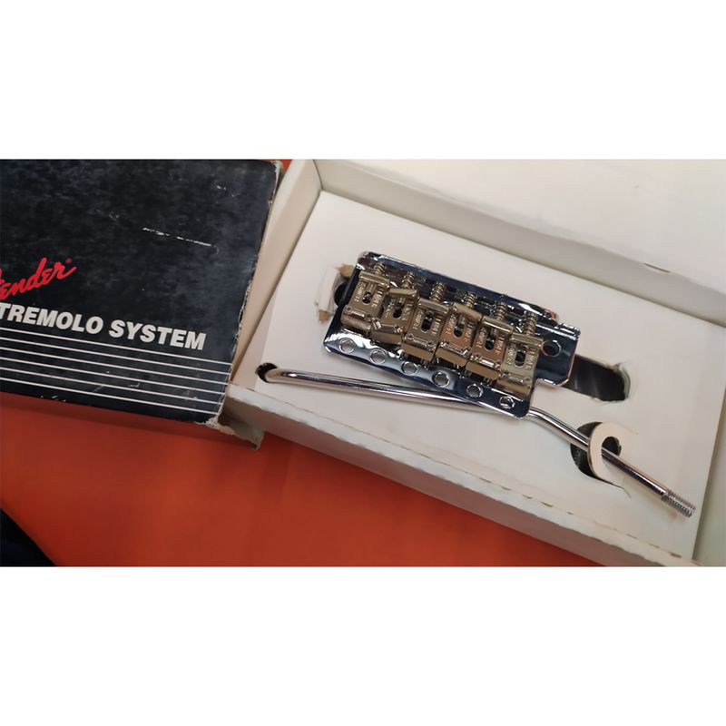 PONTE-FENDER-PARA-GUITARRA-AMERICAN-STANDARD-CROMADA-2
