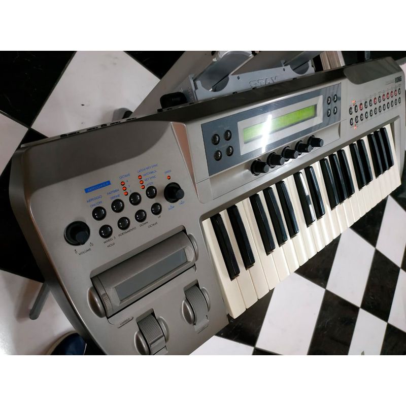 SINTETIZADOR-KORG-PROPHECY-USADO-OK