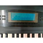TECLADO-KORG-01-W-BK-USADO