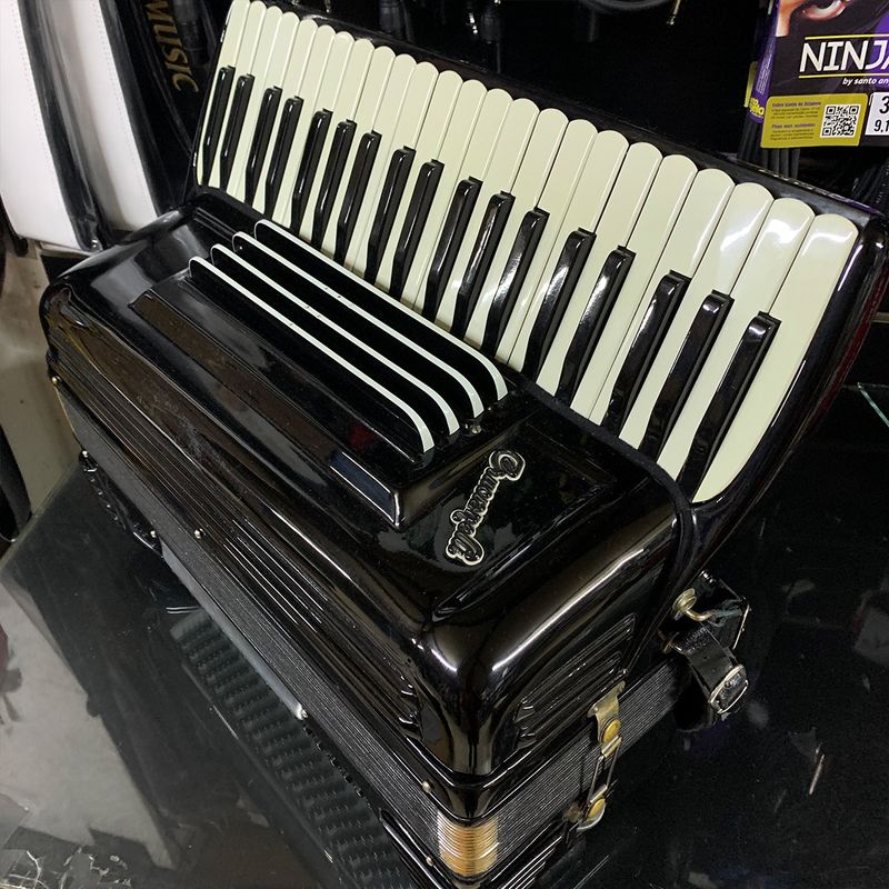 ACORDEON-CRUCIANELLI-120BX-PRETO-USADA-5