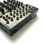 Mesa-Behringer-Xenyx-1002FX-Fonte-220w-Showroom-3