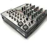 Mesa-Behringer-Xenyx-1002FX-Fonte-220w-Showroom-1