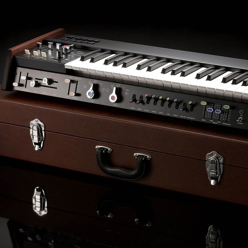 KORG-MINIKORG-700FS-okokr