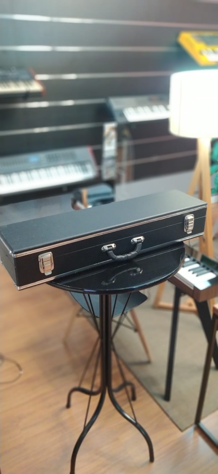 SAX SOPRANO YAMAHA YSS475 BB LAQUEADO A OURO C/TUDEL RETO FIXO 1 USADO